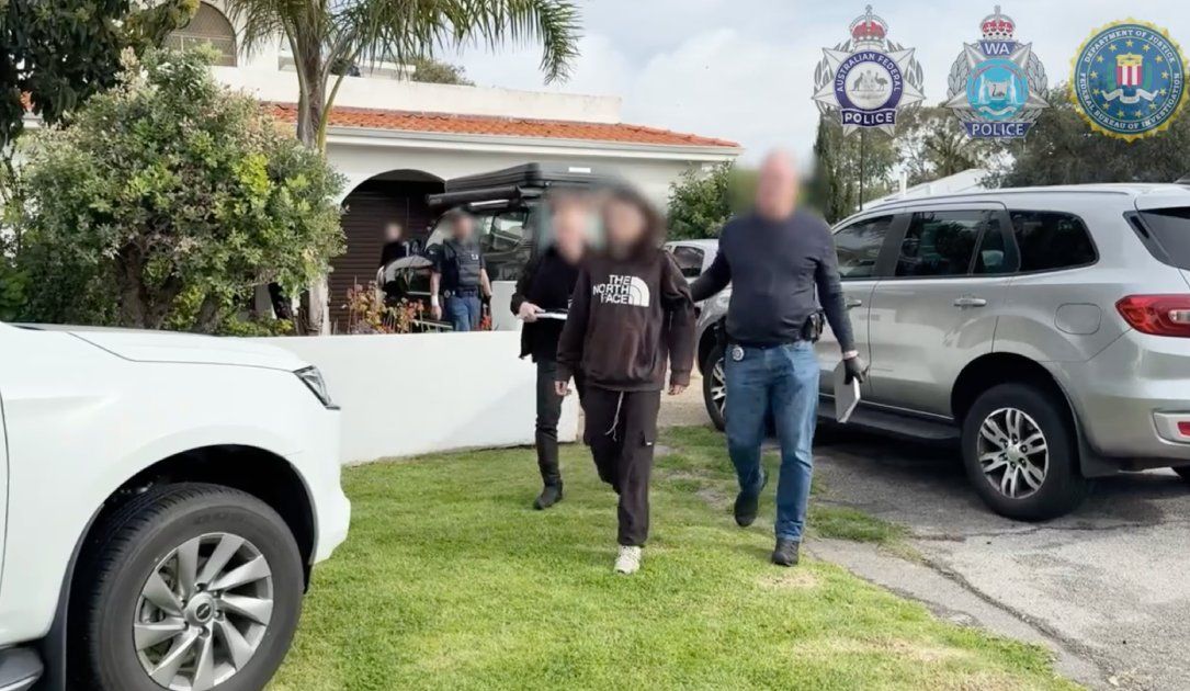 Imagen de la noticia: Australia acusa a dos hombres por piratear la cadena de suministro de TeamPCP (The Record Cybersecurity)