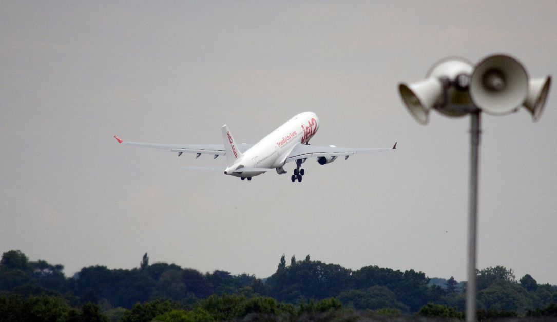 Imagen de la noticia: El ciberataque al Manchester Airports Group expone los datos de 8,7 millones de clientes (The Record Cybersecurity)