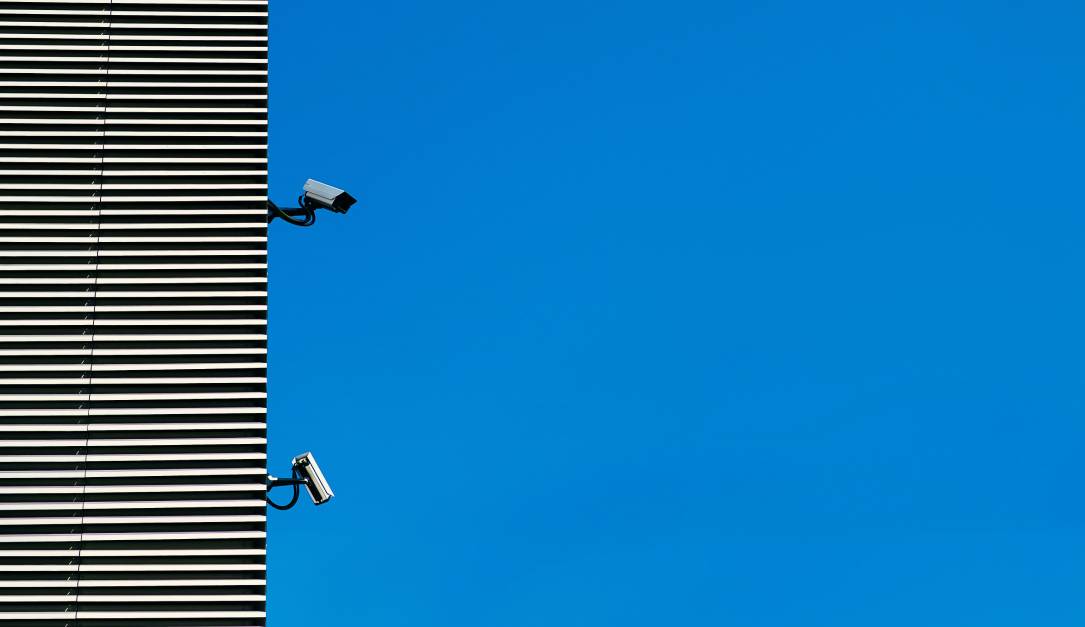 Imagen de la noticia: Los países europeos están exportando tecnología de vigilancia a países con malos antecedentes en materia de derechos humanos, según un informe (The Record Cyb