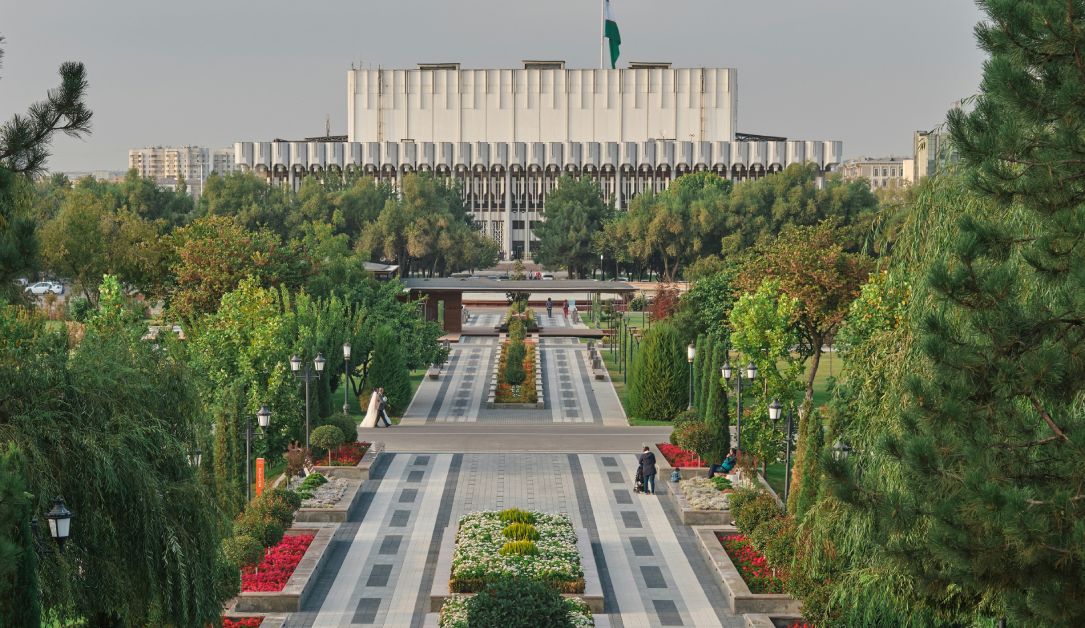 Imagen de la noticia: Hundreds of fake government websites target users in Central Asia (The Record Cybersecurity)