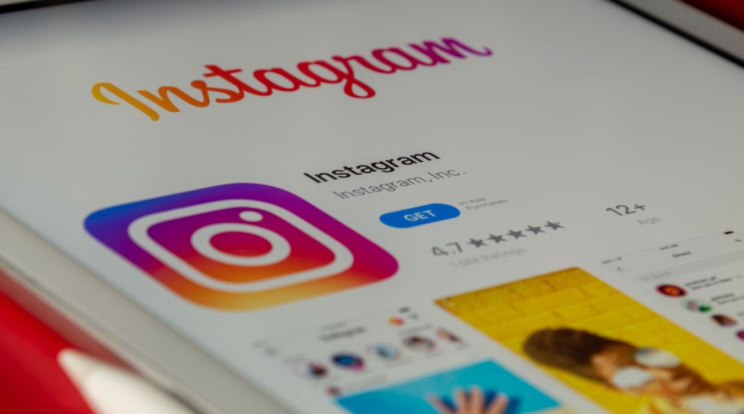 Instagram verification services: What are the dangers? - RedPacket