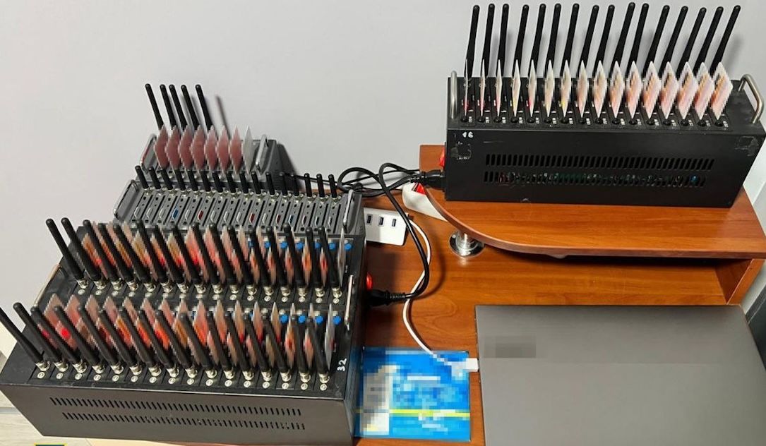 Two Ukrainians suspected of helping Russia spread propaganda, hack military phones - threcord.media(cybercrime)