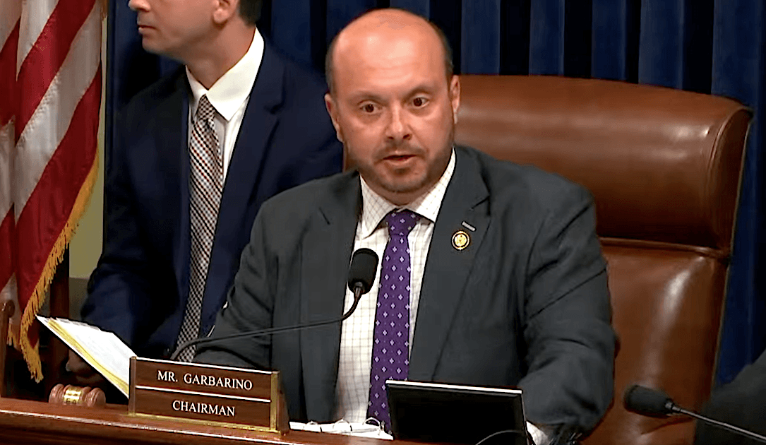 With less than a month to go, House panel votes to extend popular cyber programs
