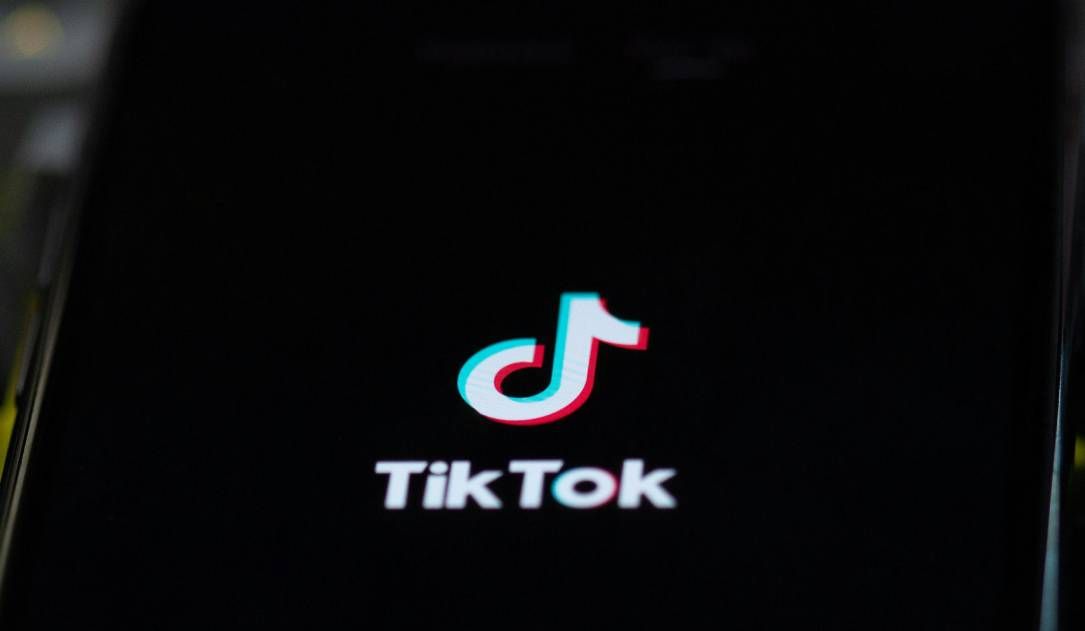 EU threatens TikTok with massive fine over addictive design features - threcord.media(tech)