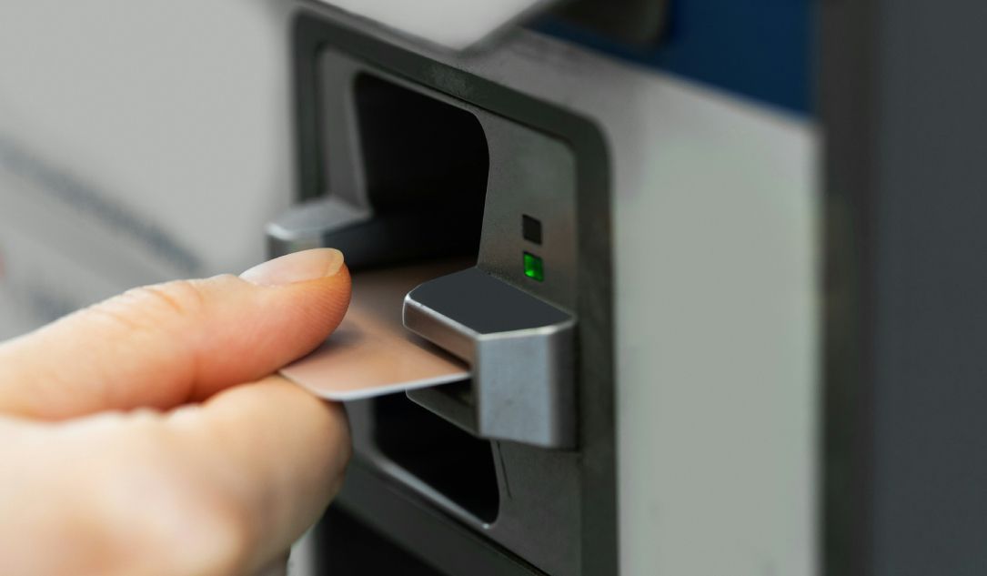 FBI: More than 700 ATM jackpotting incidents with losses over $20 million occurred in 2025 - threcord.media(cybercrime)