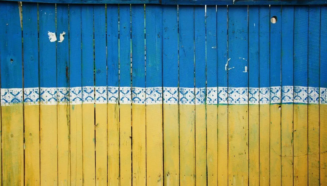 ukraine flag fence