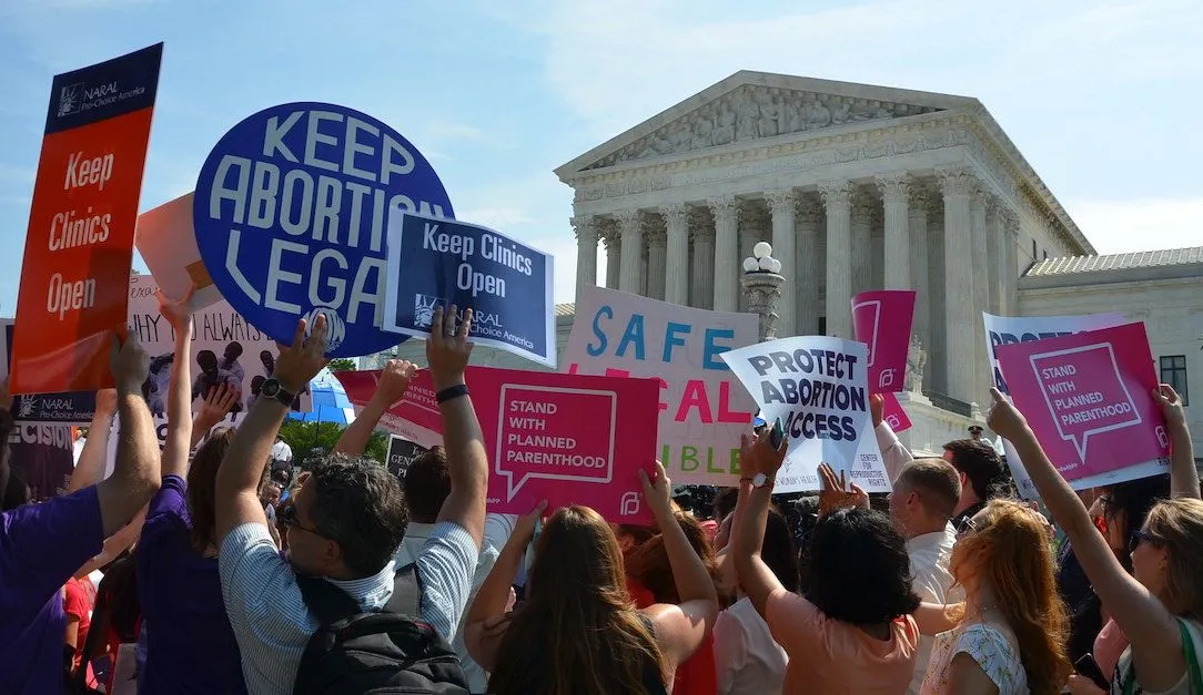 Protesters hold a 2016 rally outside the Supreme Court building in Washington, DC. (IMAGE: Adam Fagen/flickr)