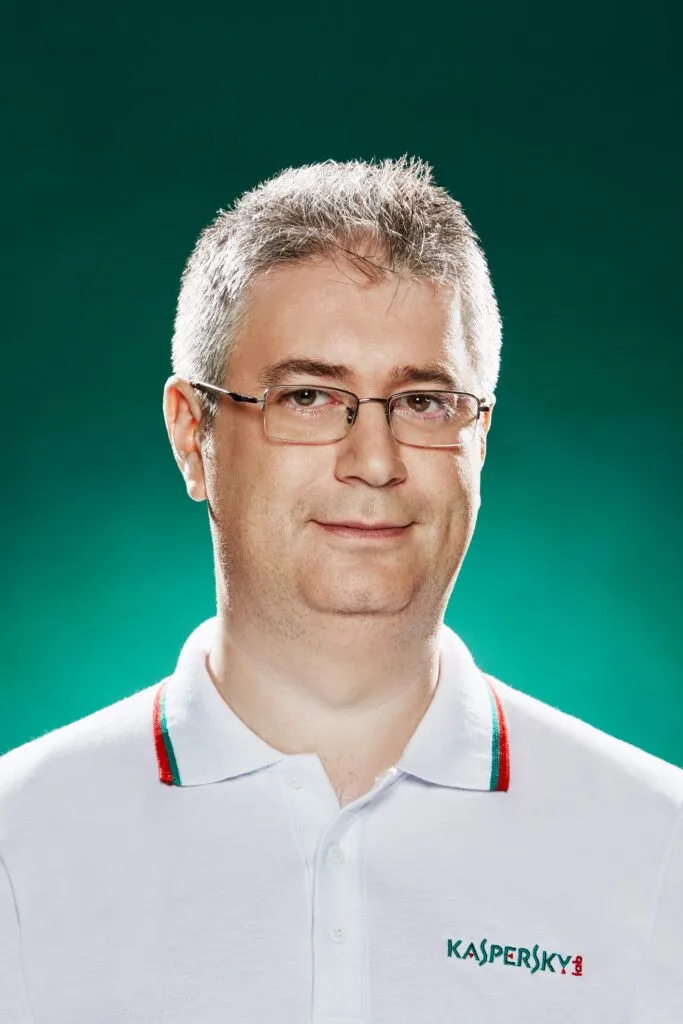 Costinheadshot-683x1024.jpg