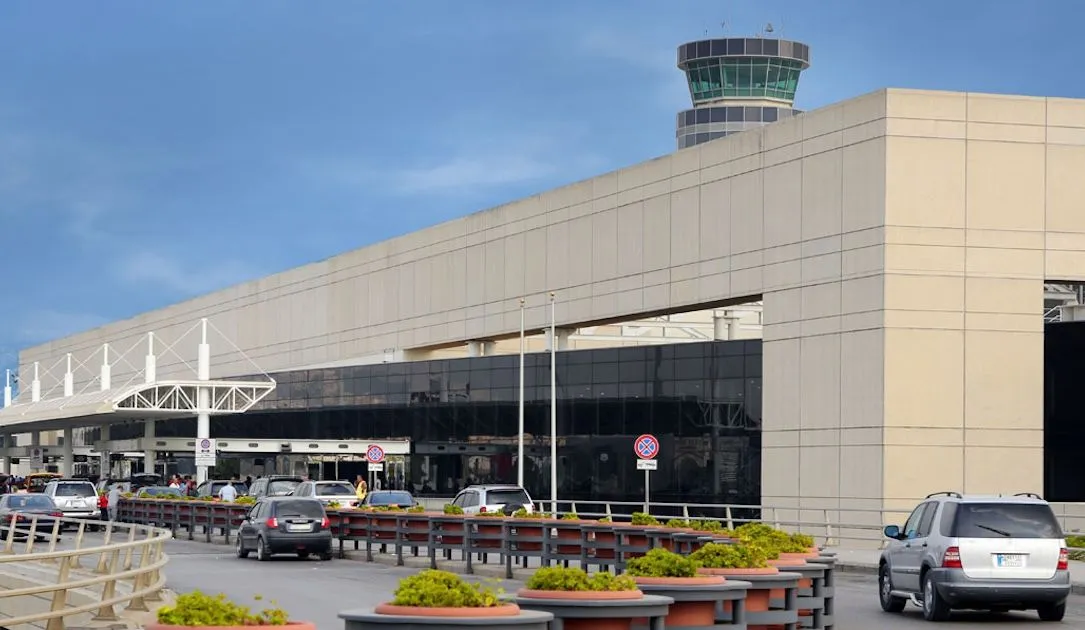 Hackers disrupt Beirut airport with anti-Hezbollah message - threcord.media(cybercrime)