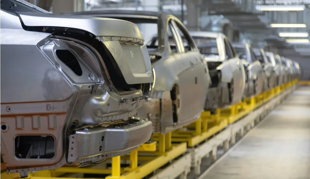 Poland bans Chinese-made cars from entering military sites