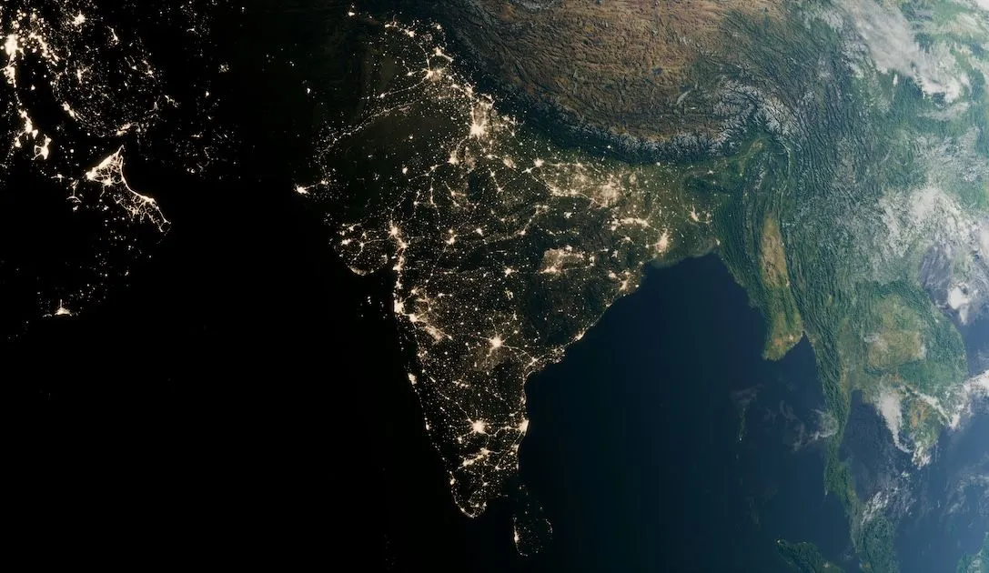 インドの電気通信に関する新しいサイバー規則には大きなプライバシーリスクが伴うと専門家が指摘 from threcord.media(tech)