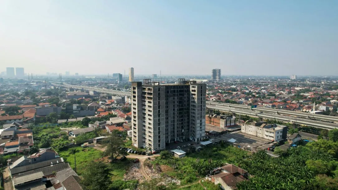 Ugandan officials turn off internet on eve of national elections