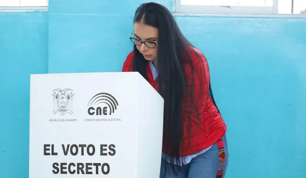 Diana Atamaint, Ecuador