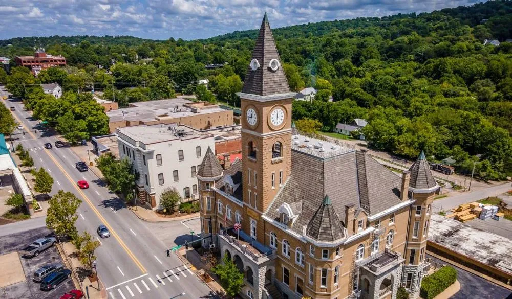 Washington County Courthouse in Fayetteville, Arkansas. Image: Jaystout via Flickr