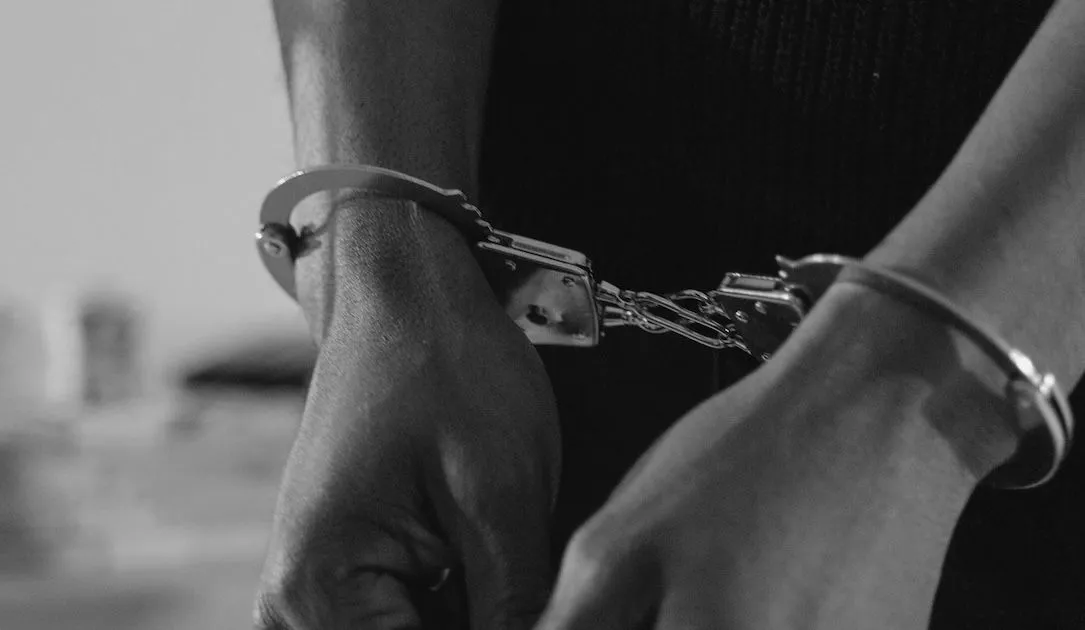 handcuffs, prisoner