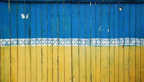 ukraine flag fence