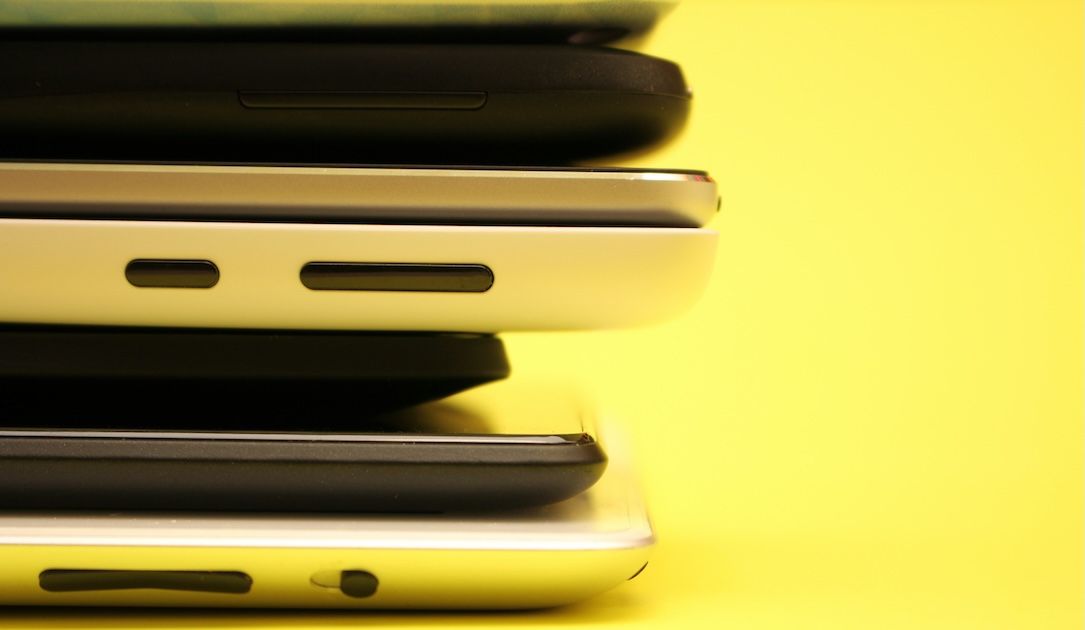 EU confirms issuing ‘burner phones’ to top officials but denies practice caused by Trump - threcord.media(tech)