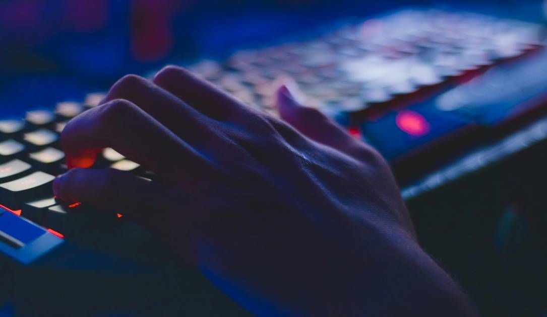 Russian military cadet reportedly arrested for selling hacking tool to FSB agent - threcord.media(cybercrime)