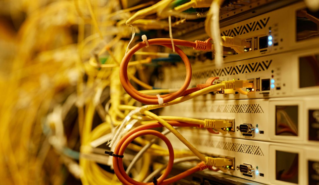 Russian internet provider confirms its network was ‘destroyed’ following attack claimed by Ukrainian hackers - threcord.media(tech)